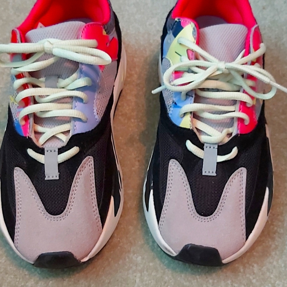 Size 6.5 - Yeezy Boost 700  EUC